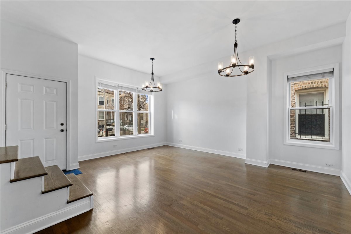 3348 W Le Moyne Street