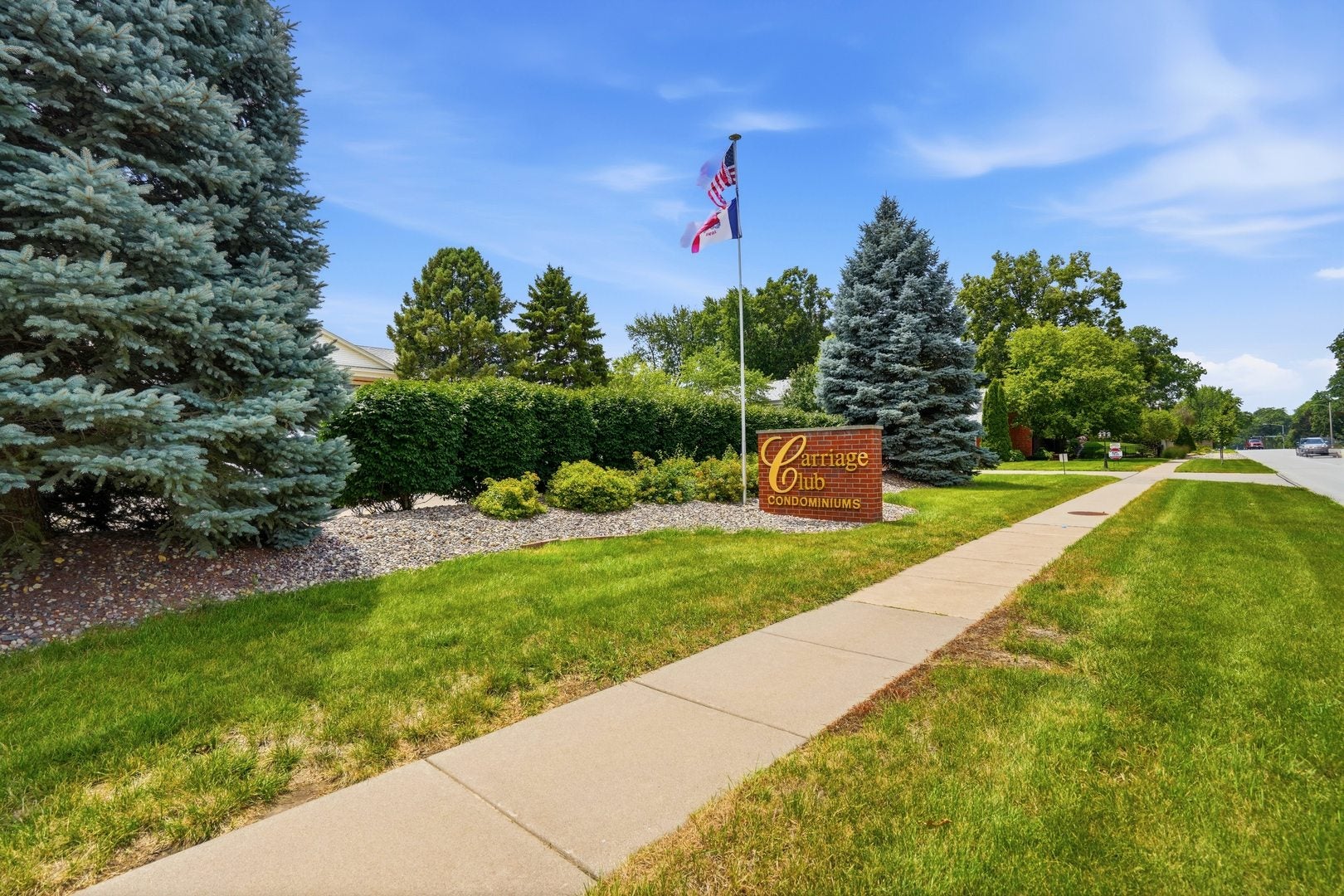 3215 E LOCUST Street 71