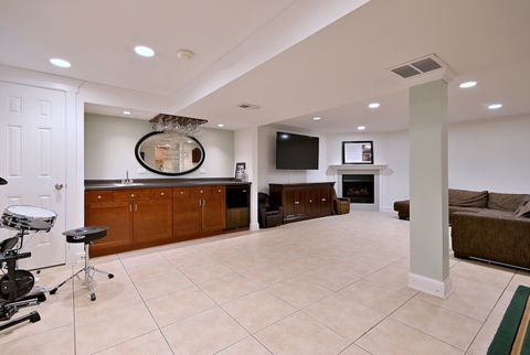 Tiny photo for 101 E Bryn Mawr Avenue, Itasca, IL 60143 (MLS # 12713457)