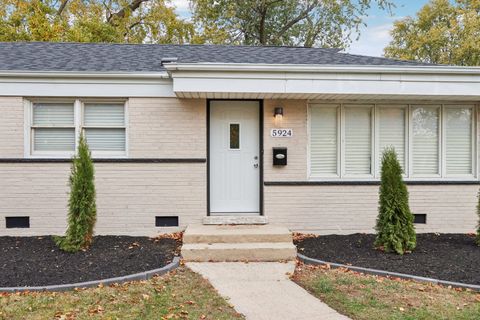 Tiny photo for 5924 W 109th Street, Chicago Ridge, IL 60415 (MLS # 12506948)