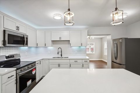 Tiny photo for 5924 W 109th Street, Chicago Ridge, IL 60415 (MLS # 12506948)