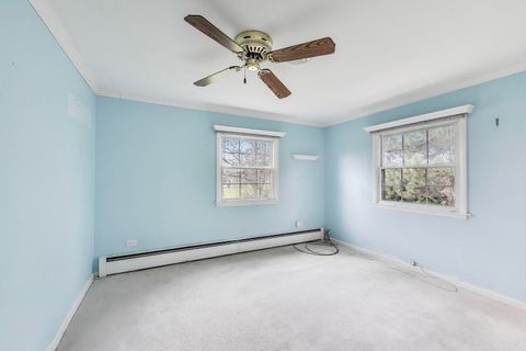 Tiny photo for 708 S Edgewood Lane, Mount Prospect, IL 60056 (MLS # 12399188)