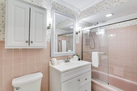 Tiny photo for 708 S Edgewood Lane, Mount Prospect, IL 60056 (MLS # 12399188)