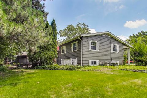 Tiny photo for 708 S Edgewood Lane, Mount Prospect, IL 60056 (MLS # 12399188)
