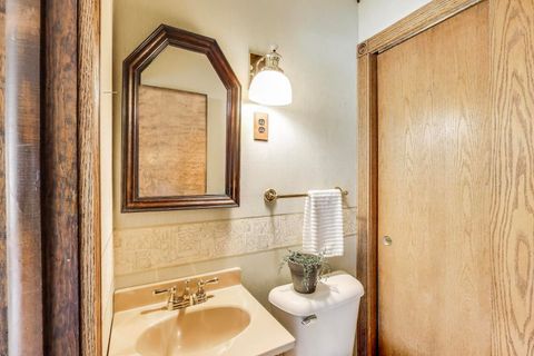 Tiny photo for 708 S Edgewood Lane, Mount Prospect, IL 60056 (MLS # 12399188)