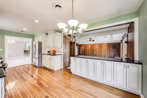 Tiny photo for 708 S Edgewood Lane, Mount Prospect, IL 60056 (MLS # 12399188)