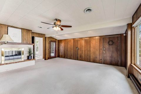 Tiny photo for 708 S Edgewood Lane, Mount Prospect, IL 60056 (MLS # 12399188)