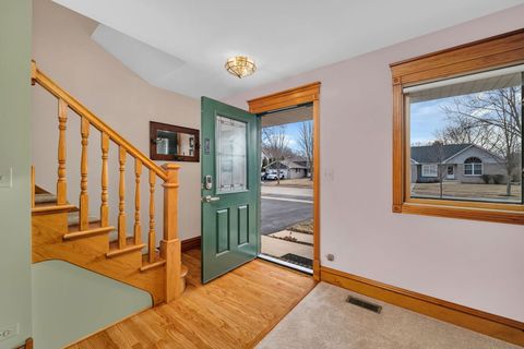 Tiny photo for 123 Fox Chase Drive S, Oswego, IL 60543 (MLS # 12576477)