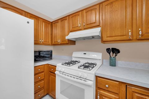 Tiny photo for 123 Fox Chase Drive S, Oswego, IL 60543 (MLS # 12576477)