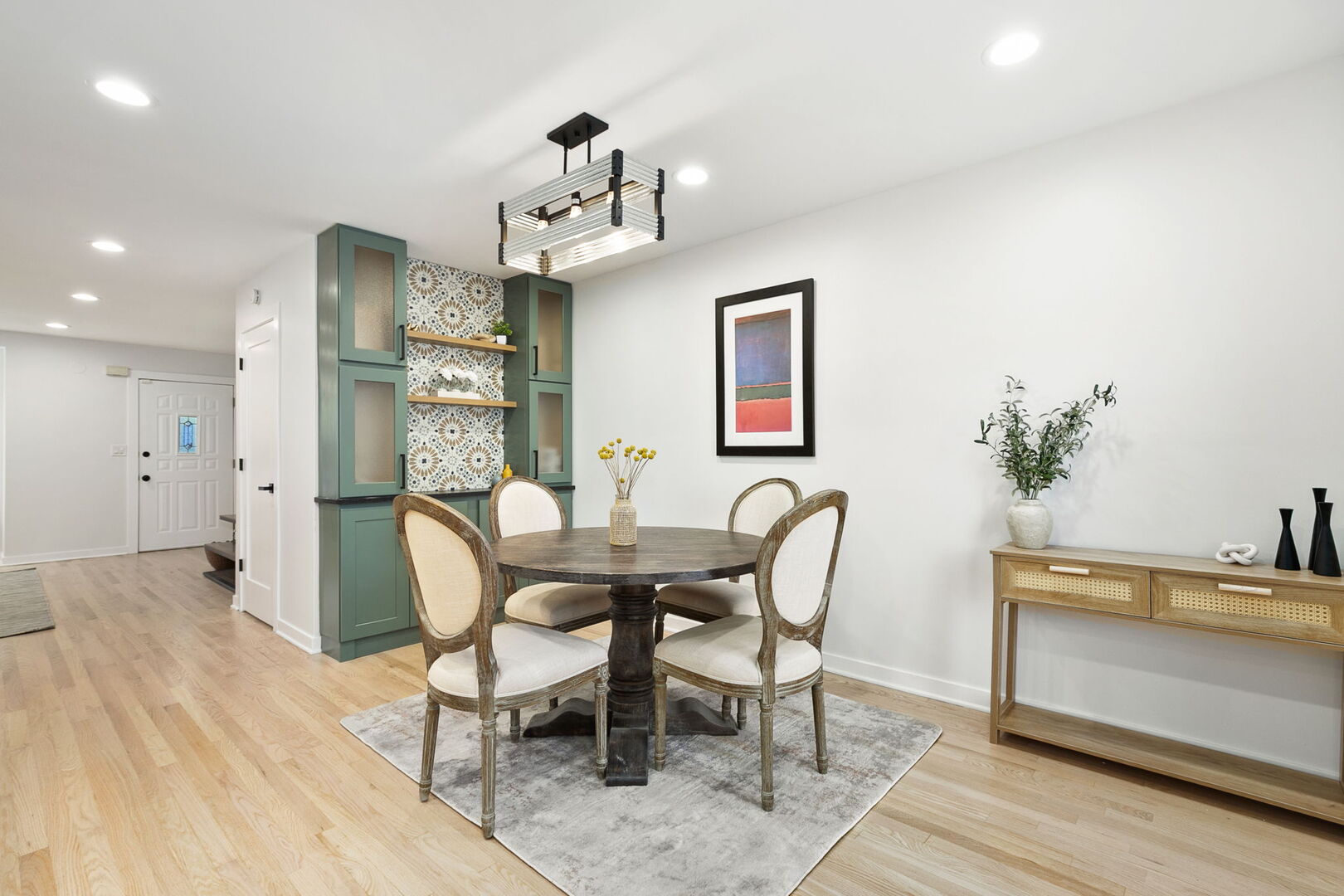 Chicago, Illinois 60651, United States, 3 Bedrooms Bedrooms, ,3 BathroomsBathrooms,Residential,Active,239702