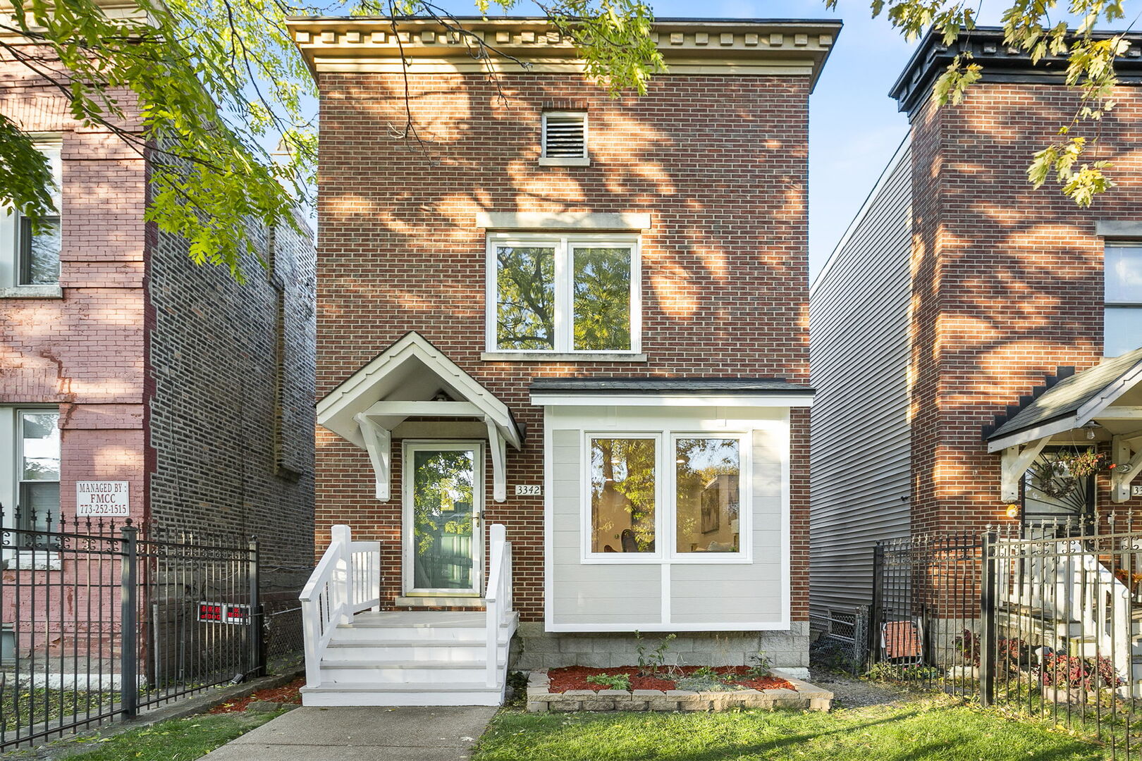 Chicago, Illinois 60651, United States, 3 Bedrooms Bedrooms, ,3 BathroomsBathrooms,Residential,Active,239702