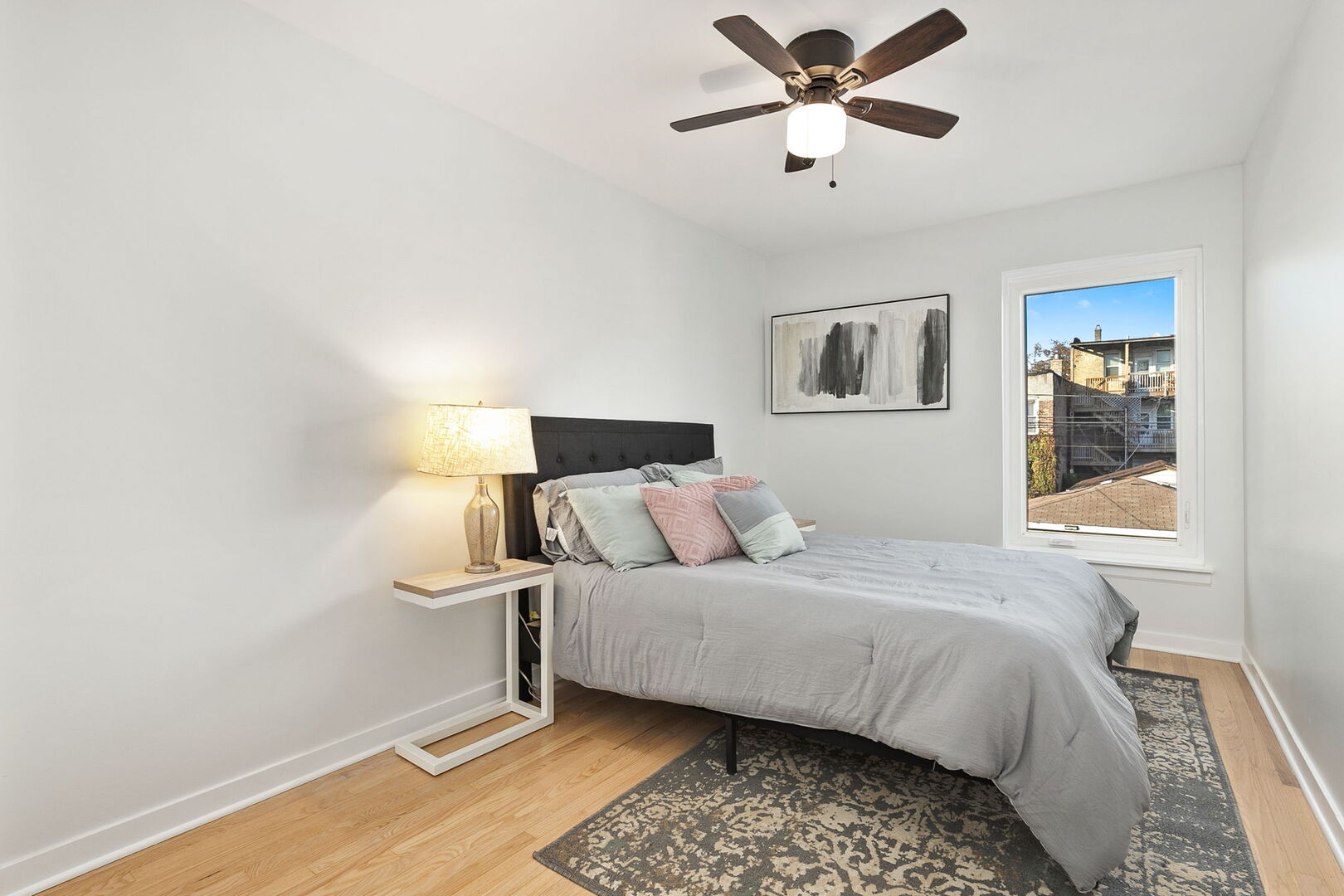 Chicago, Illinois 60651, United States, 3 Bedrooms Bedrooms, ,3 BathroomsBathrooms,Residential,Active,239702