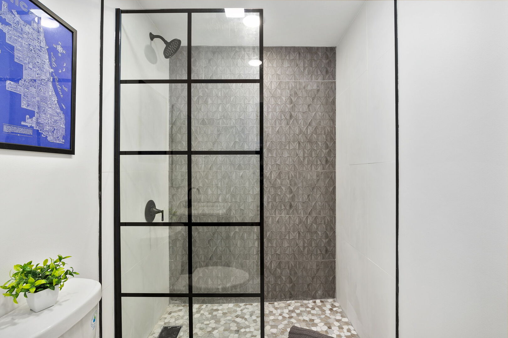 Chicago, Illinois 60651, United States, 3 Bedrooms Bedrooms, ,3 BathroomsBathrooms,Residential,Active,239702