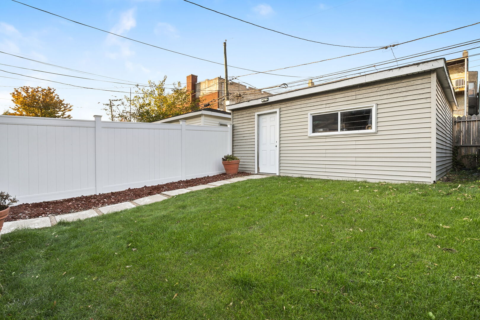 Chicago, Illinois 60651, United States, 3 Bedrooms Bedrooms, ,3 BathroomsBathrooms,Residential,Active,239702