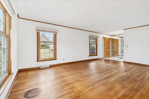 Tiny photo for 4610 34th Avenue, Moline, IL 61265 (MLS # 12557718)