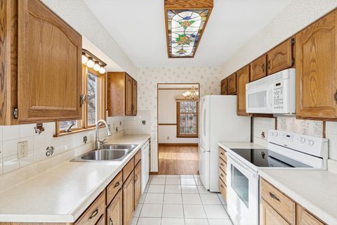 Tiny photo for 4610 34th Avenue, Moline, IL 61265 (MLS # 12557718)