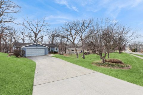 Tiny photo for 4610 34th Avenue, Moline, IL 61265 (MLS # 12557718)