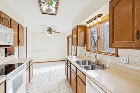 Tiny photo for 4610 34th Avenue, Moline, IL 61265 (MLS # 12557718)