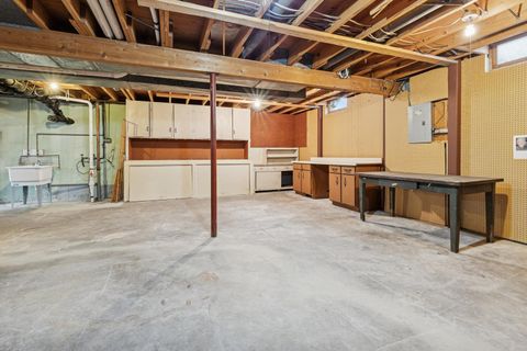 Tiny photo for 4610 34th Avenue, Moline, IL 61265 (MLS # 12557718)