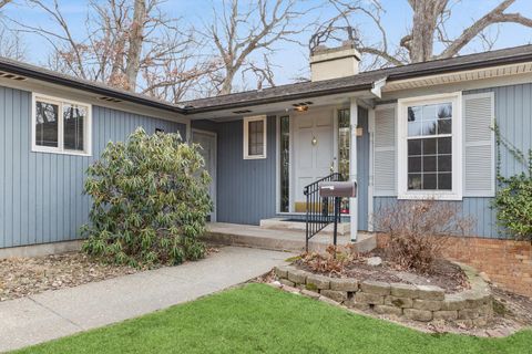 Tiny photo for 4610 34th Avenue, Moline, IL 61265 (MLS # 12557718)