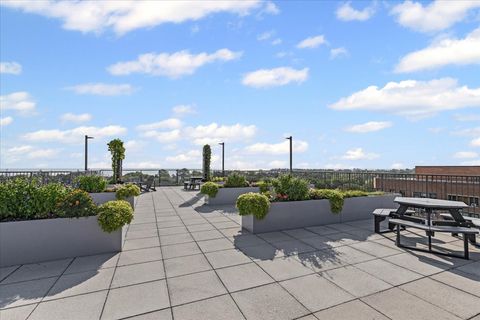 Tiny photo for 4900 N Marine Drive #707, Chicago, IL 60640 (MLS # 12467748)