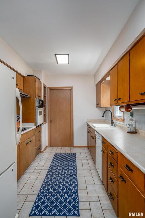 Tiny photo for 2417 W 18th Street, Davenport, IA 52804 (MLS # QC4267322)