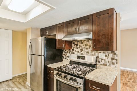Tiny photo for 1423 Sacramento Drive #1423, Hanover Park, IL 60133 (MLS # 12488304)