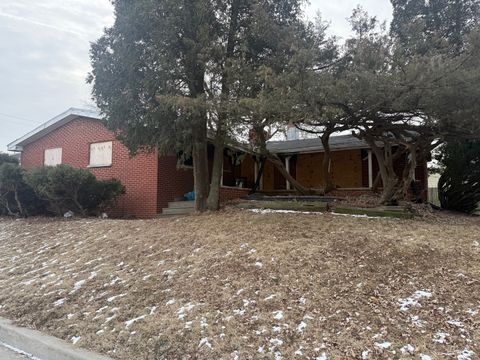 Photo of 1342 Fairmount Avenue, Joliet, IL 60432 (MLS # 12557884)