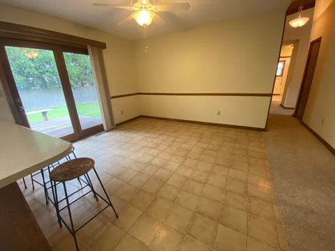 Tiny photo for 205 Carrie Avenue, Urbana, IL 61802 (MLS # 12506328)