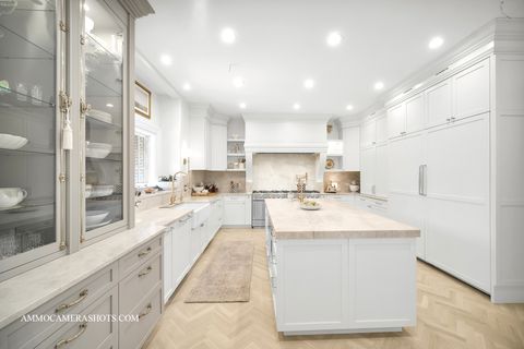 Tiny photo for 8 Brooke Lane, South Barrington, IL 60010 (MLS # 12491712)