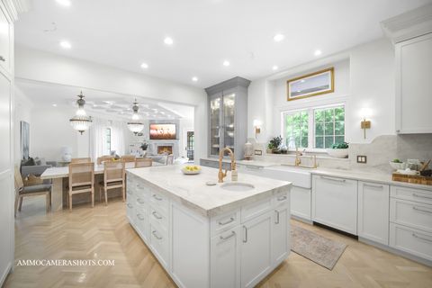 Tiny photo for 8 Brooke Lane, South Barrington, IL 60010 (MLS # 12491712)
