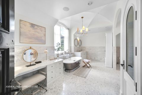Tiny photo for 8 Brooke Lane, South Barrington, IL 60010 (MLS # 12491712)
