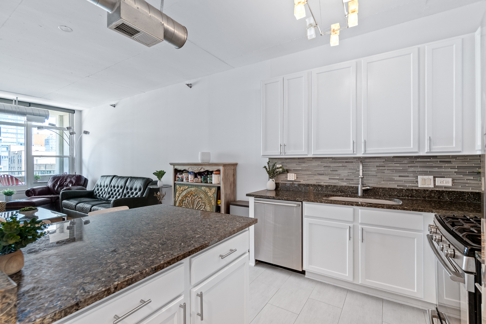 909 W WASHINGTON Boulevard 509