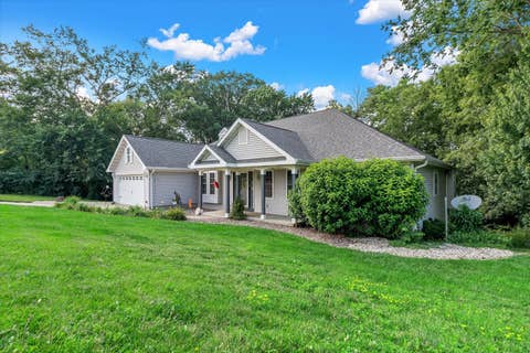 Tiny photo for 2106 Skylane Drive, Muscatine, IA 52761 (MLS # 12692045)