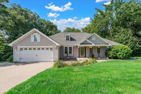 Photo of 2106 Skylane Drive, Muscatine, IA 52761 (MLS # 12692045)