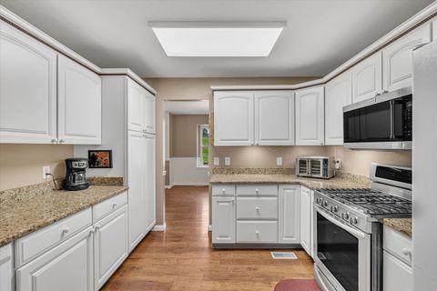 Tiny photo for 2106 Skylane Drive, Muscatine, IA 52761 (MLS # 12692045)