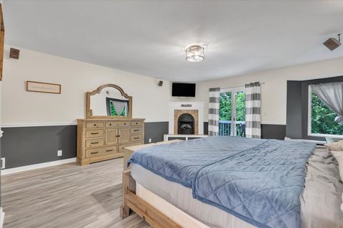 Tiny photo for 2106 Skylane Drive, Muscatine, IA 52761 (MLS # 12692045)