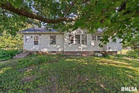 Photo of 3302 38TH Avenue, Moline, IL 61265 (MLS # QC4267436)