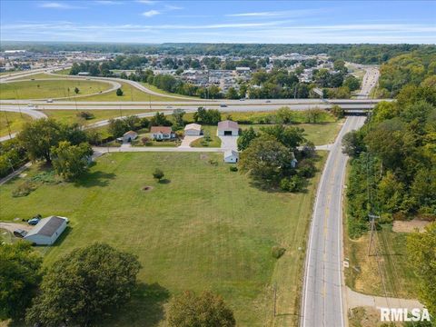 Tiny photo for 3302 38TH Avenue, Moline, IL 61265 (MLS # QC4267436)