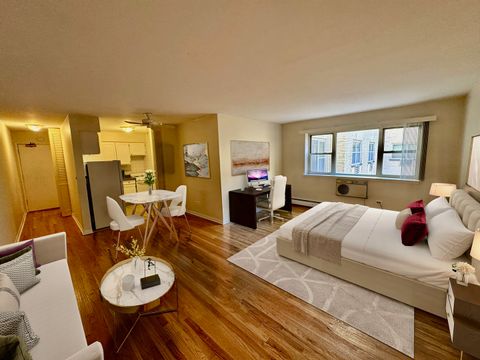 Tiny photo for 420 W Aldine Avenue #406, Chicago, IL 60657 (MLS # 12458109)