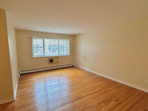Tiny photo for 420 W Aldine Avenue #406, Chicago, IL 60657 (MLS # 12458109)
