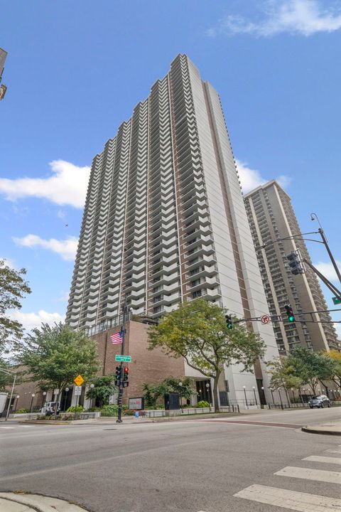 Tiny photo for 6033 N Sheridan Road #10D, Chicago, IL 60660 (MLS # 12499532)