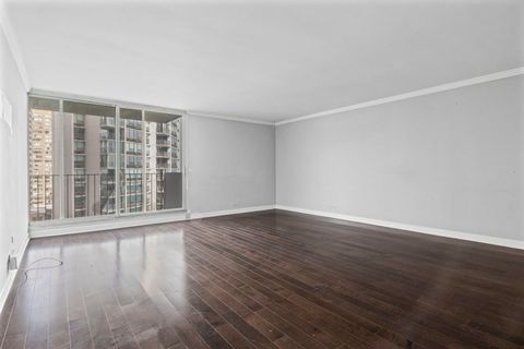 Tiny photo for 6033 N Sheridan Road #10D, Chicago, IL 60660 (MLS # 12499532)