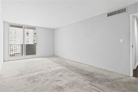 Tiny photo for 6033 N Sheridan Road #10D, Chicago, IL 60660 (MLS # 12499532)