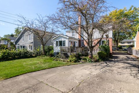 A home in Park Ridge