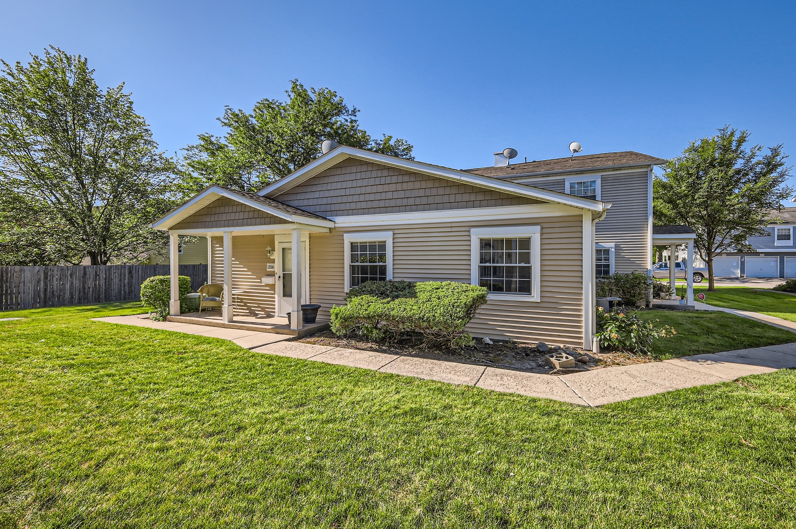 View Wheeling, IL 60090 townhome