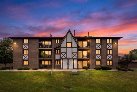 Photo of 10511 S Roberts Road #2A, Palos Hills, IL 60465 (MLS # 12702059)