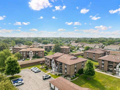 Tiny photo for 10511 S Roberts Road #2A, Palos Hills, IL 60465 (MLS # 12702059)