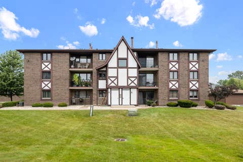 Tiny photo for 10511 S Roberts Road #2A, Palos Hills, IL 60465 (MLS # 12702059)