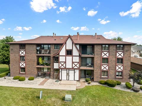 Tiny photo for 10511 S Roberts Road #2A, Palos Hills, IL 60465 (MLS # 12702059)